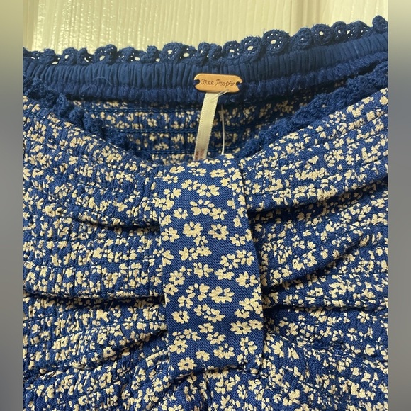 NWT Free People Women's Brittnee Printed Top in Blue Combo Ditzy floral Size M - Picture 10 of 11